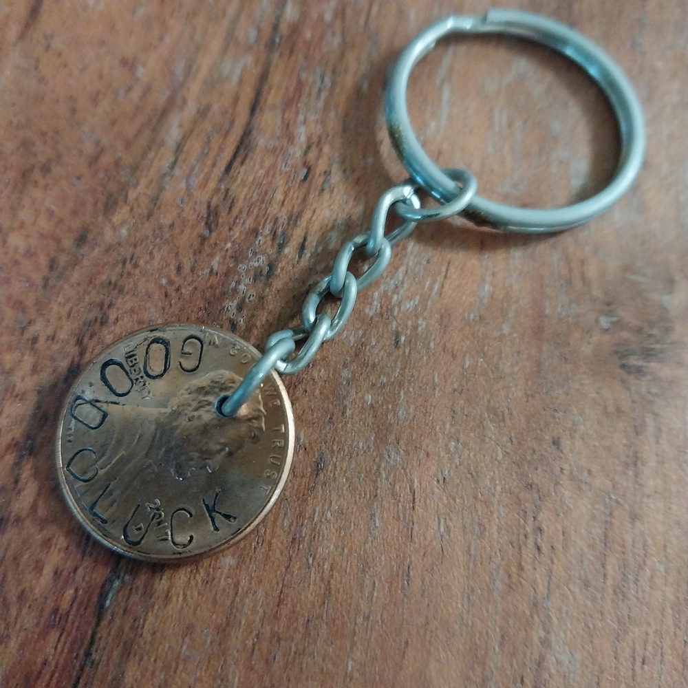 Good Luck Copper Keychain - Picture 4 of 4